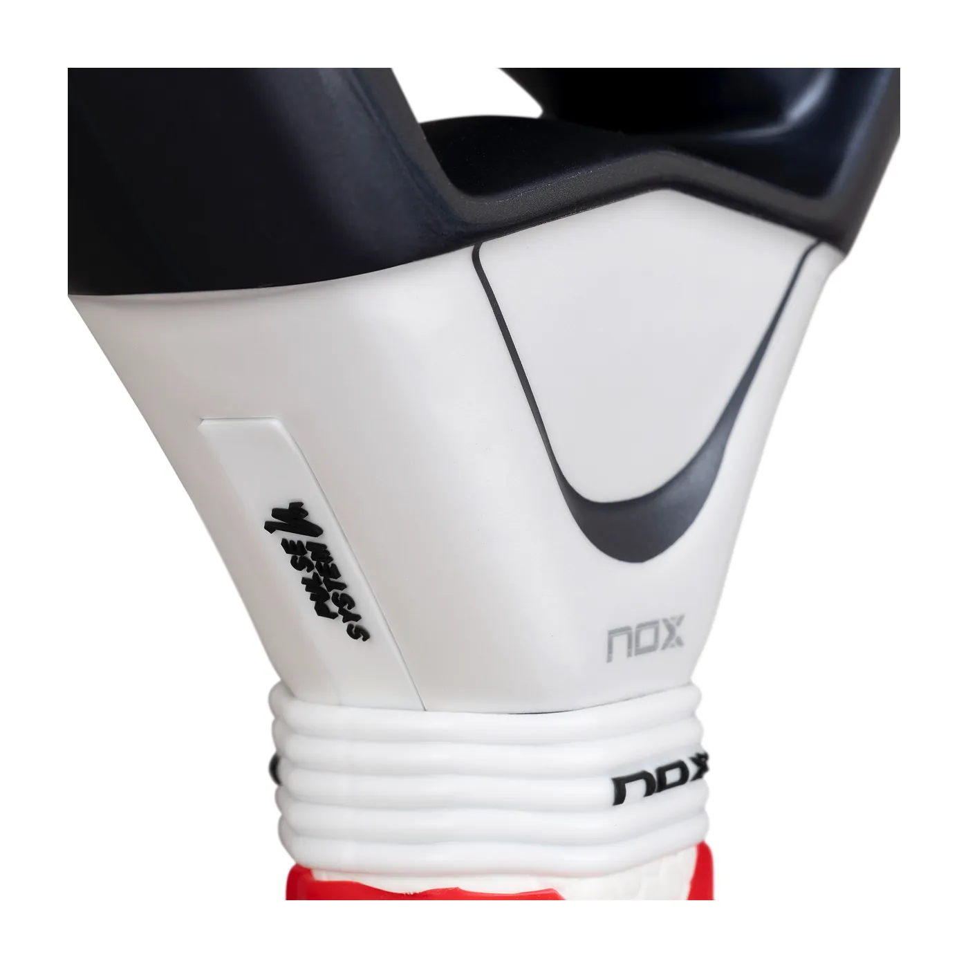 Nox AT10 Genius 12K Alum Xtrem Lite '26 padelracket — foto 7 van 8